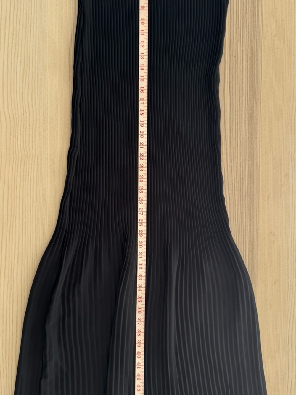 Elegant Black Pleated Maxi Dress - Classic Evening Wear